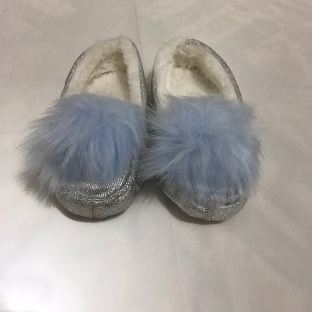 Girls Target Sleepers Pom Pom Moccasin Shoes Size 1